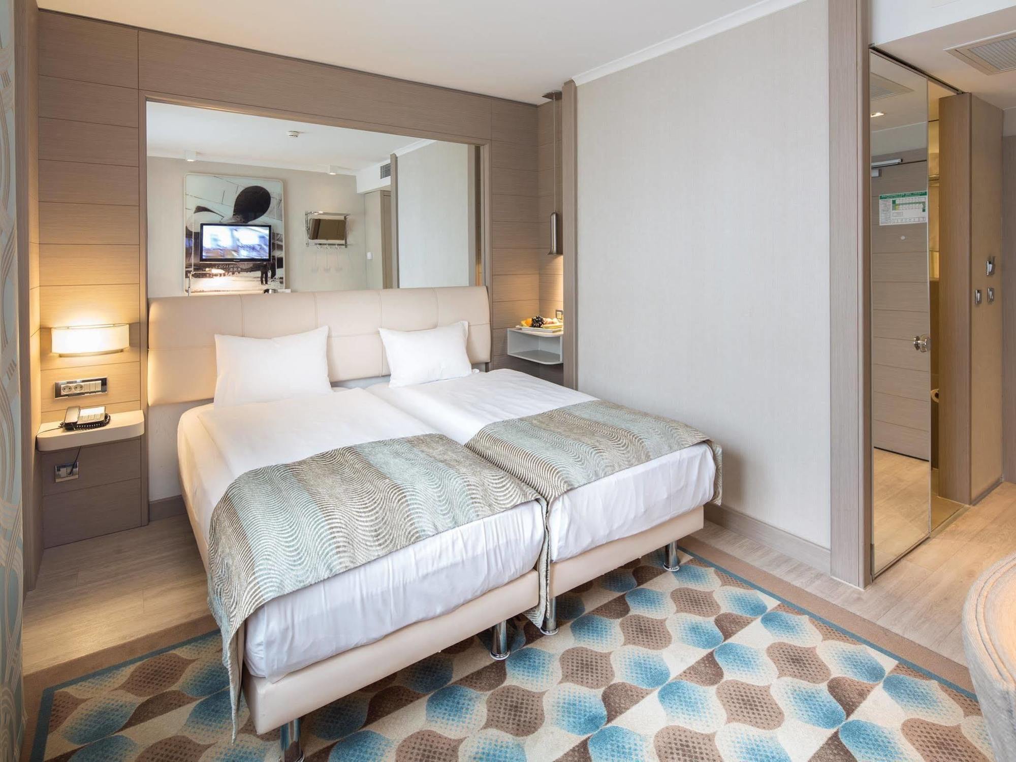 Titanic Comfort Mitte Berlin Luaran gambar